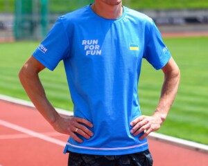 Спортивна чоловіча бігова футболка